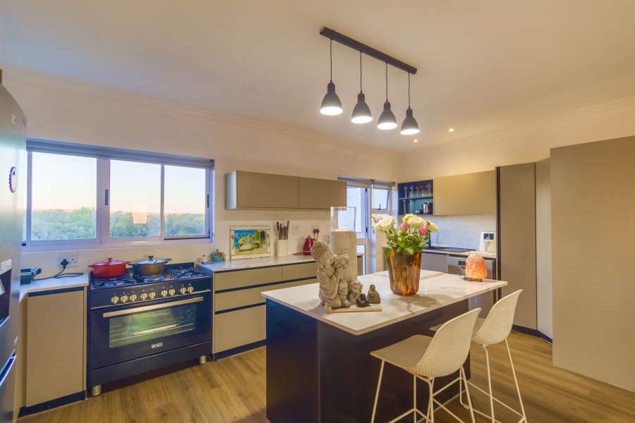 5 Bedroom Property for Sale in Grotto Bay Western Cape